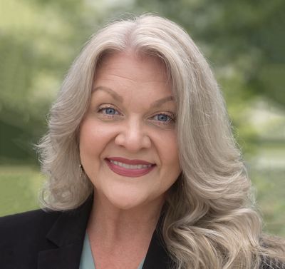 Photographic portrait of Leslie King, Capovario Account Manager